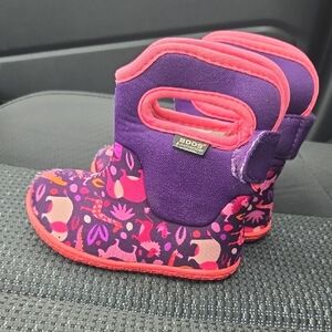 Toddler 5C Bogs Boots - pink & Purple